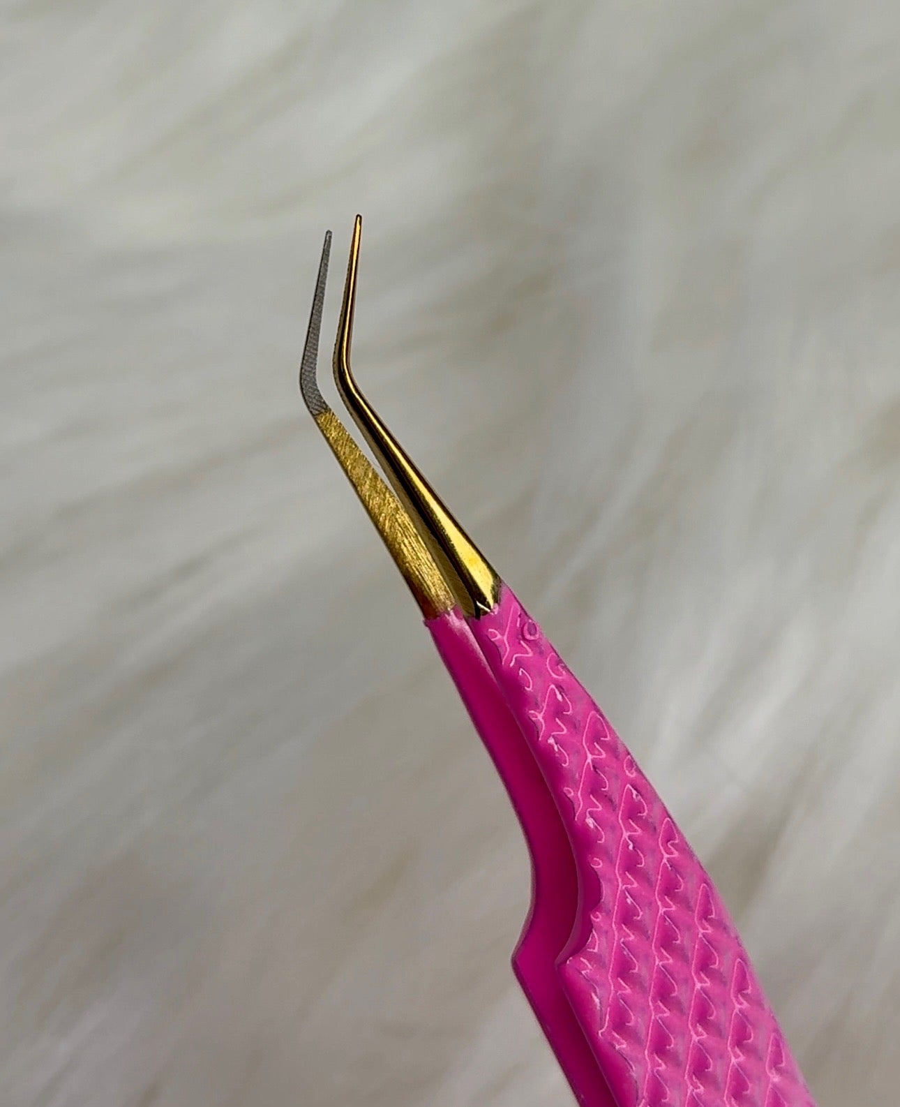 Angled Isolation Tweezer -Fibre Grip
